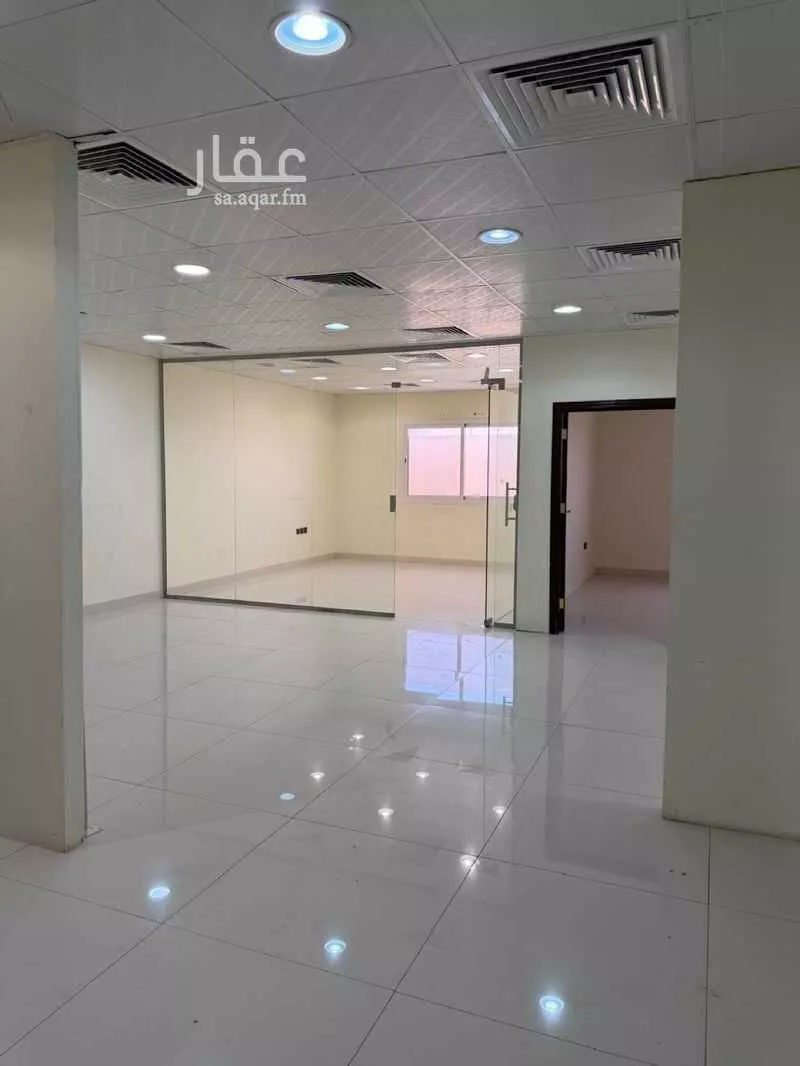 3 bedroom office in Al Yarmouk, Riyadh 5