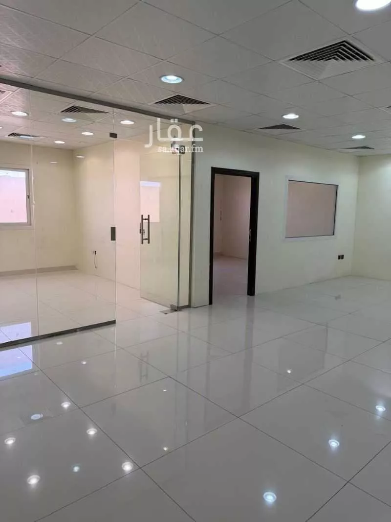 3 bedroom office in Al Yarmouk, Riyadh 3