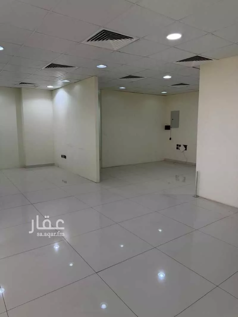 3 bedroom office in Al Yarmouk, Riyadh 4