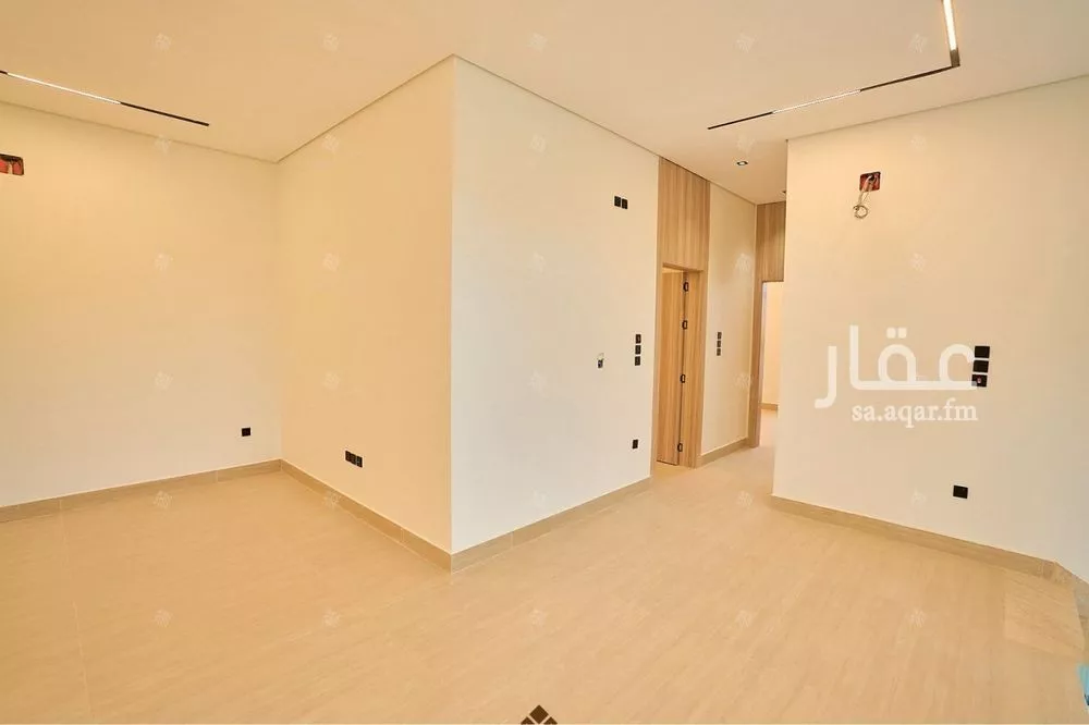 4 bedroom villa in Al Mahdiyyah 3