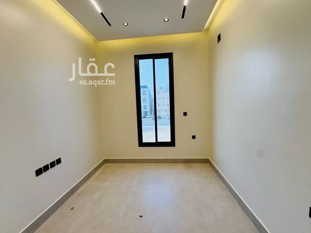 فيلا 4 غرف في العارض 5