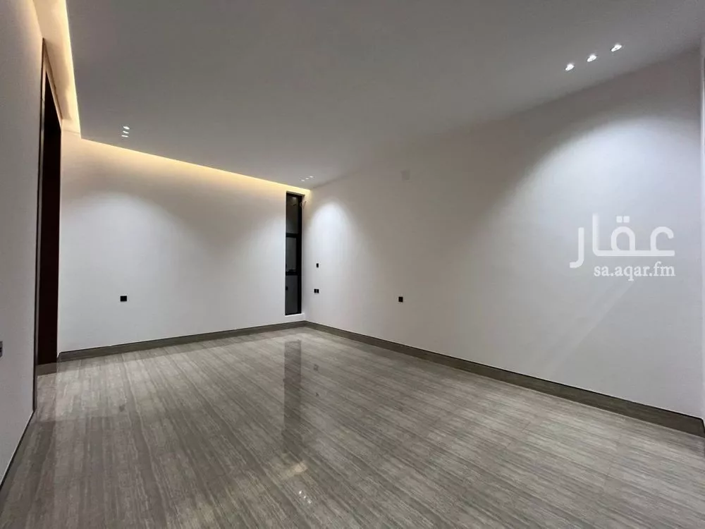 5 bedroom villa in Al Mahdiyyah 16