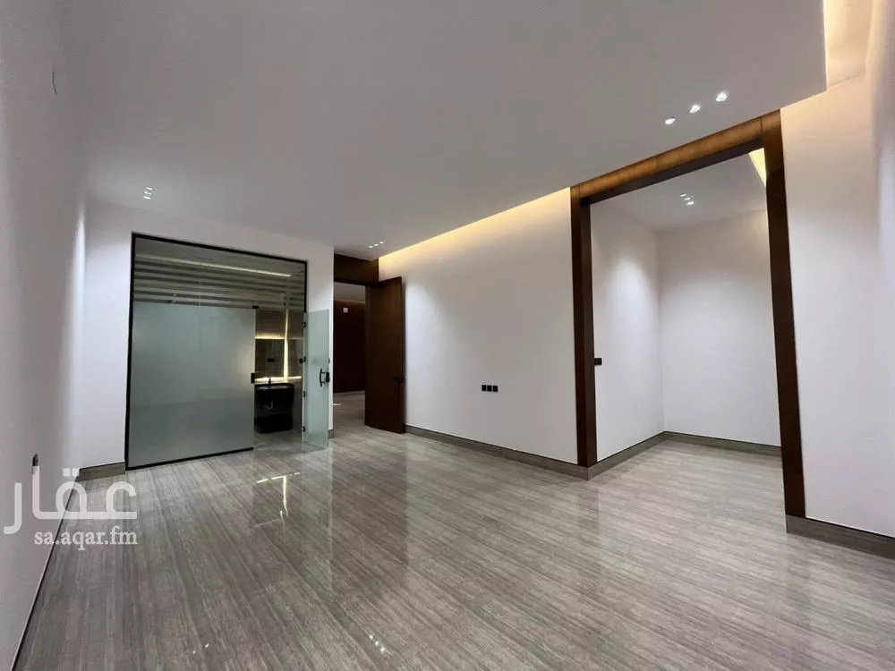 5 bedroom villa in Al Mahdiyyah 17