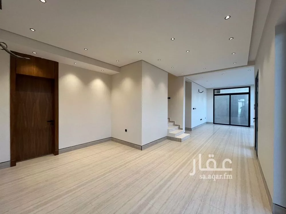 5 bedroom villa in Al Mahdiyyah 16