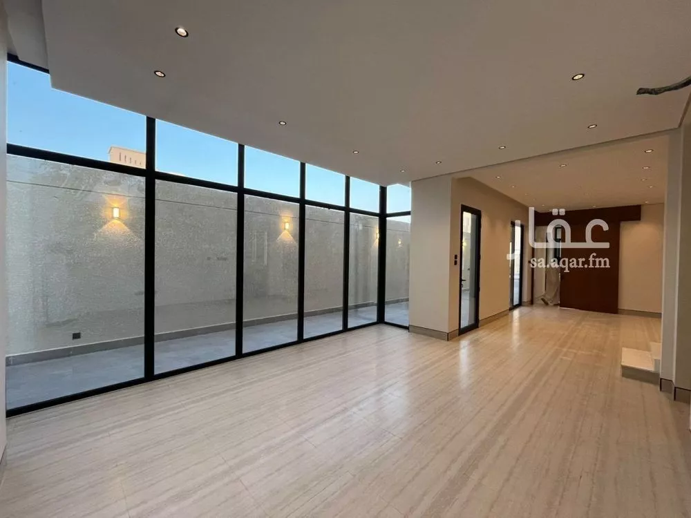 5 bedroom villa in Al Mahdiyyah 9