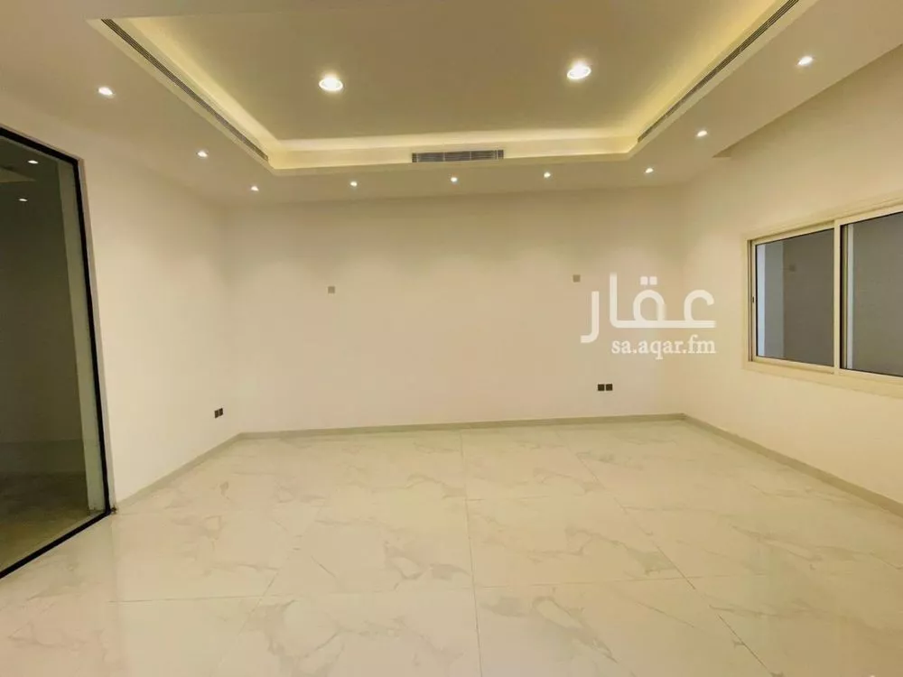 فيلا 4 غرف في العارض 6