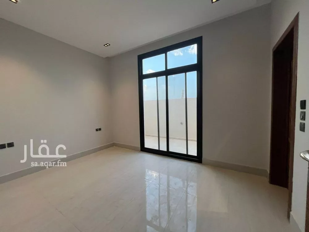 5 bedroom villa in Al Mahdiyyah 18