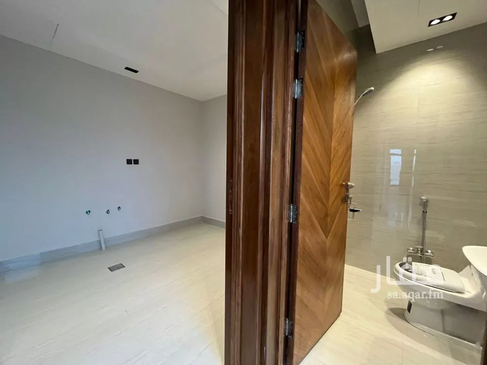 5 bedroom villa in Al Mahdiyyah 21