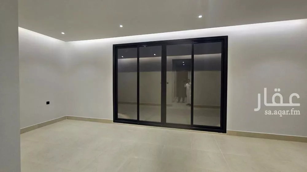 5 bedroom villa in Al Farouq 4