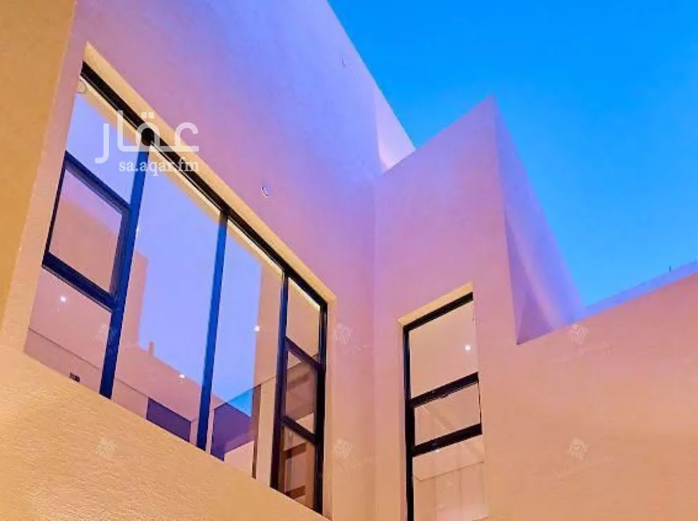 5 bedroom villa in Al Mahdiyyah 2