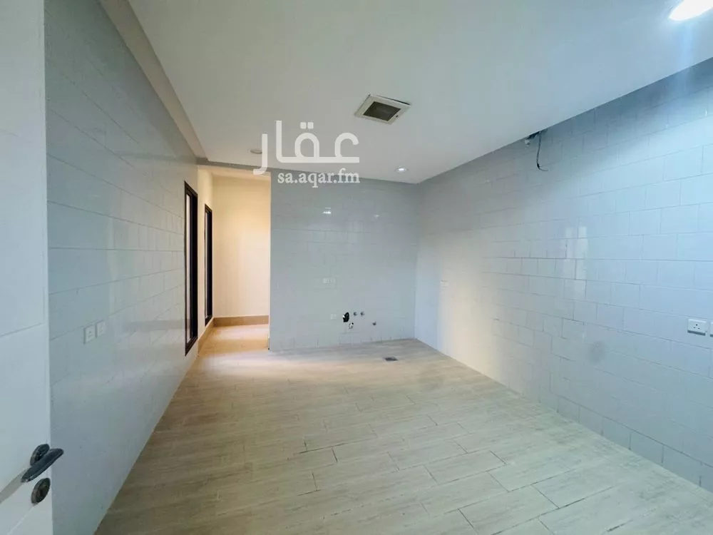 فيلا 4 غرف في العارض 14