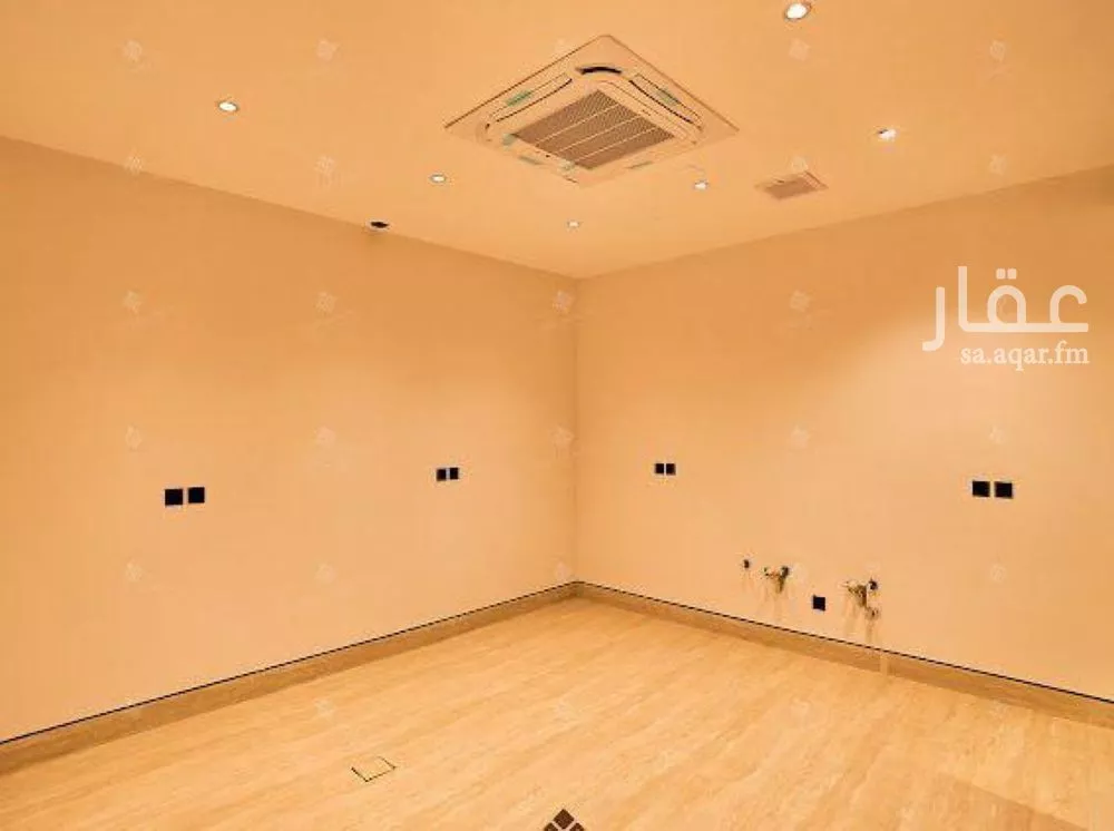 5 bedroom villa in Al Mahdiyyah 6