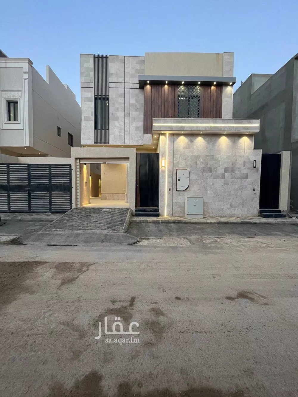 5 bedroom villa in Al Janadriyah 2