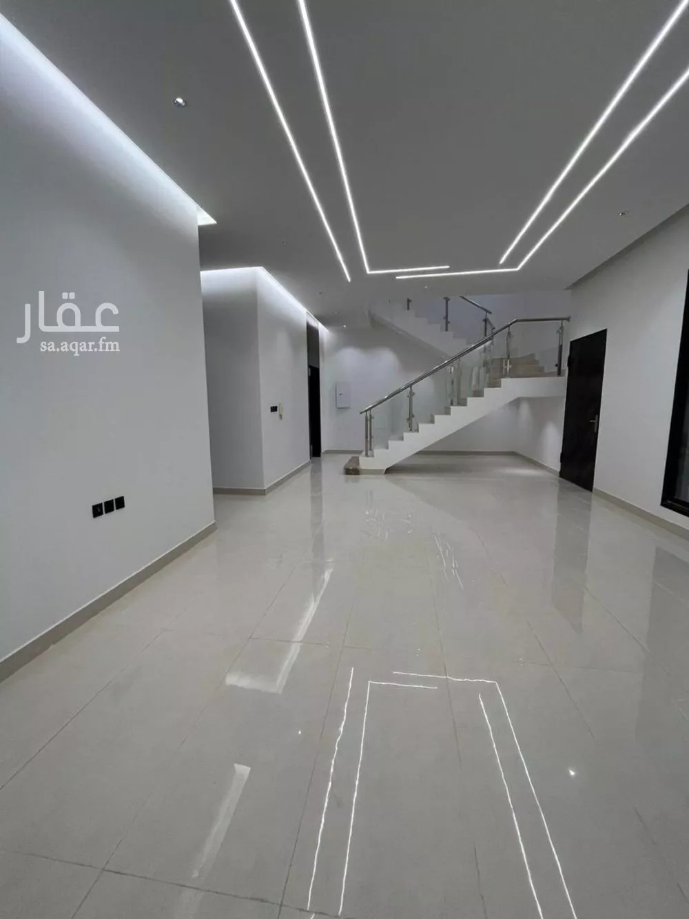 5 bedroom villa in Al Janadriyah 13