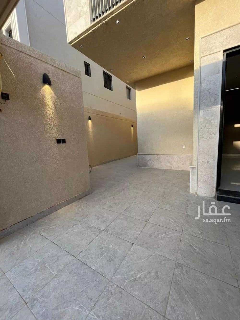 5 bedroom villa in Al Janadriyah 3