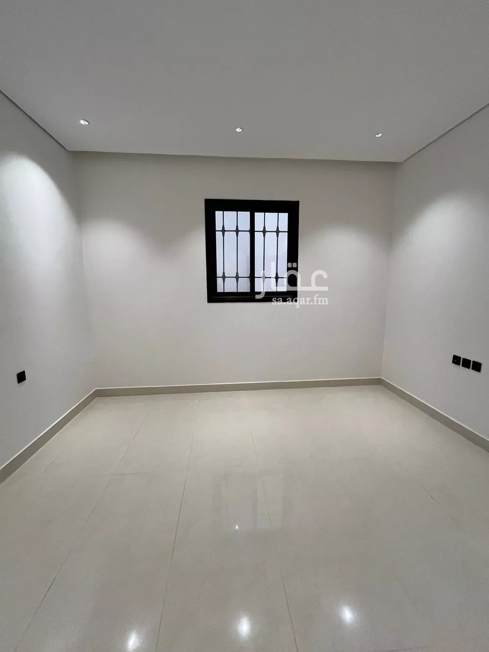 5 bedroom villa in Al Janadriyah 21