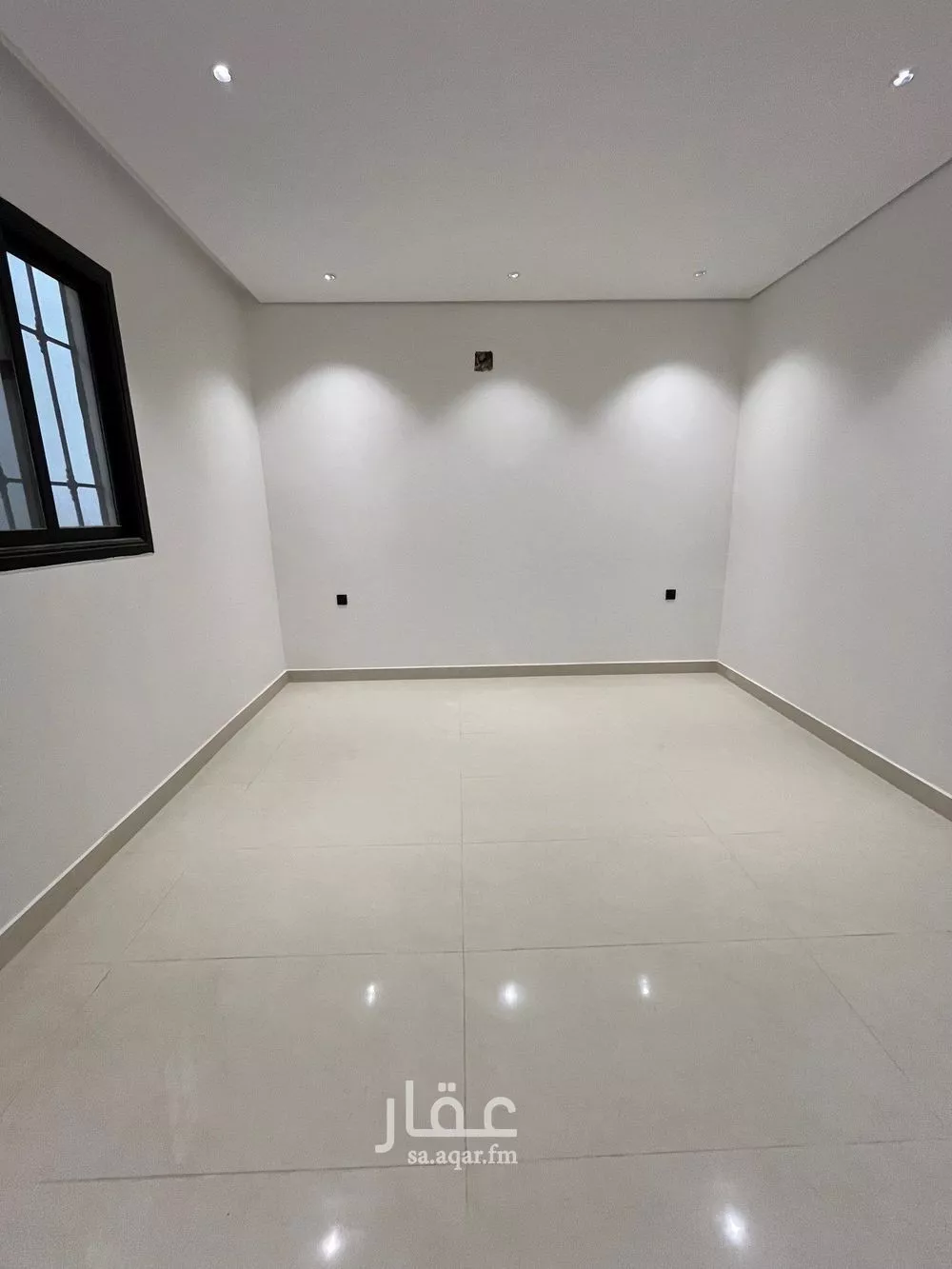5 bedroom villa in Al Janadriyah 23