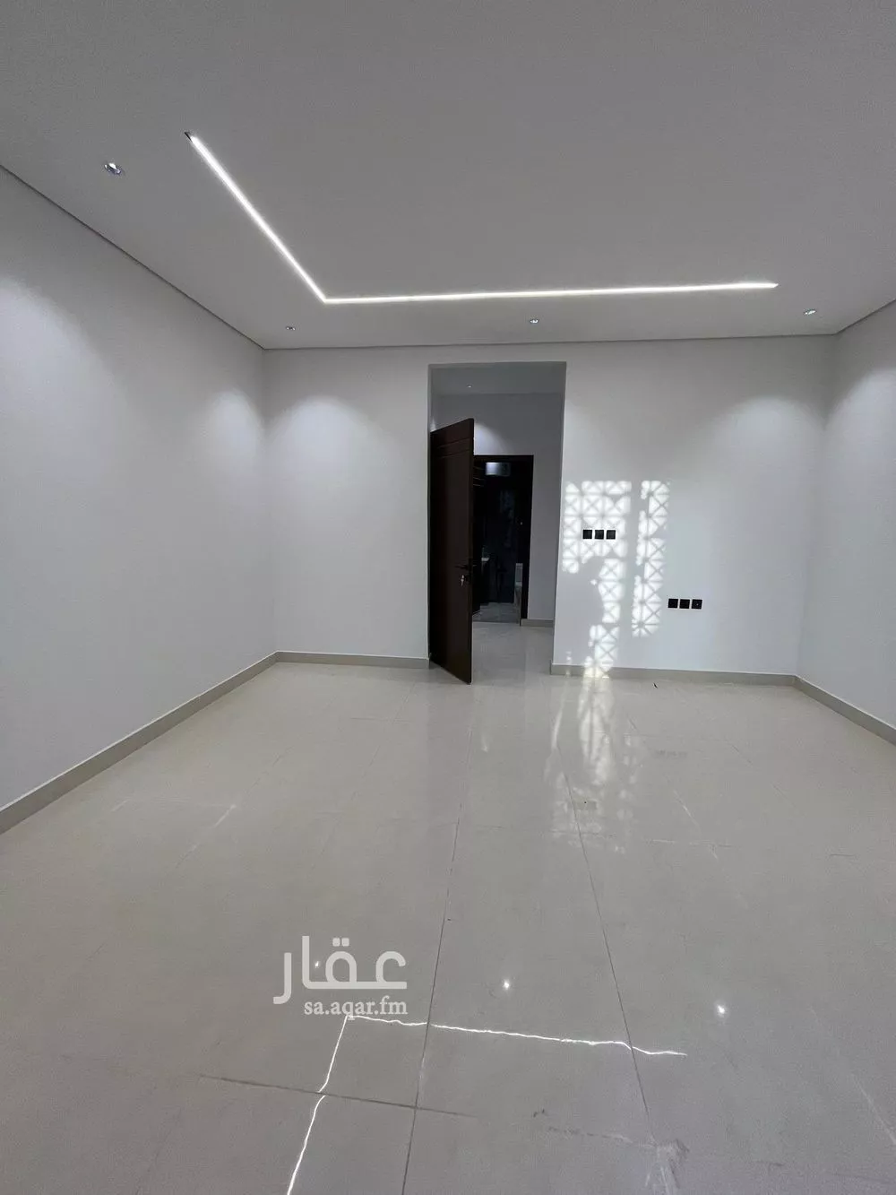 5 bedroom villa in Al Janadriyah 25
