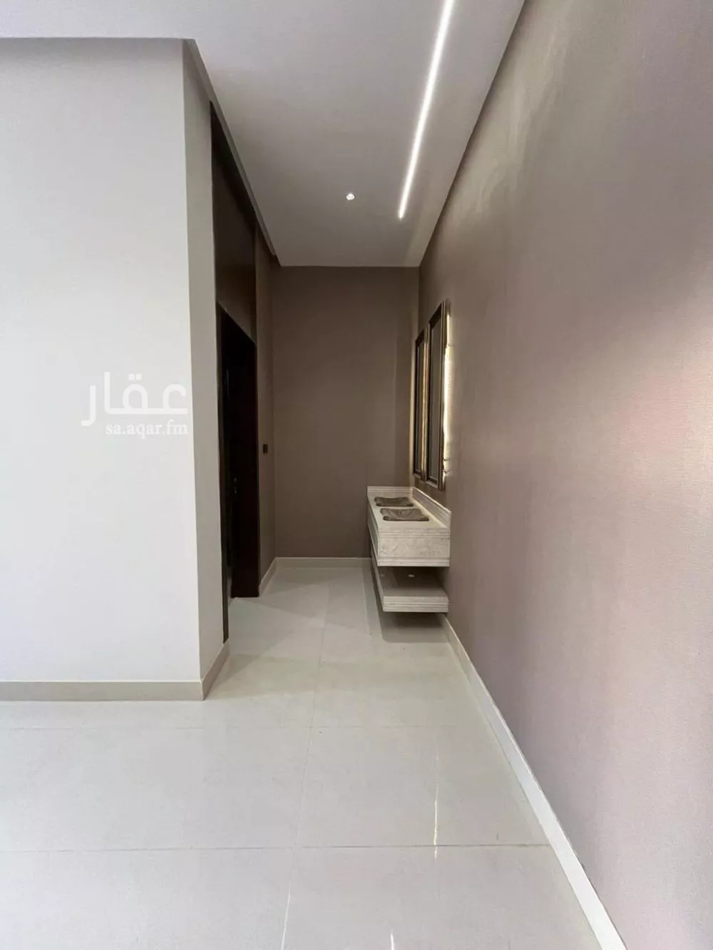 5 bedroom villa in Al Janadriyah 8