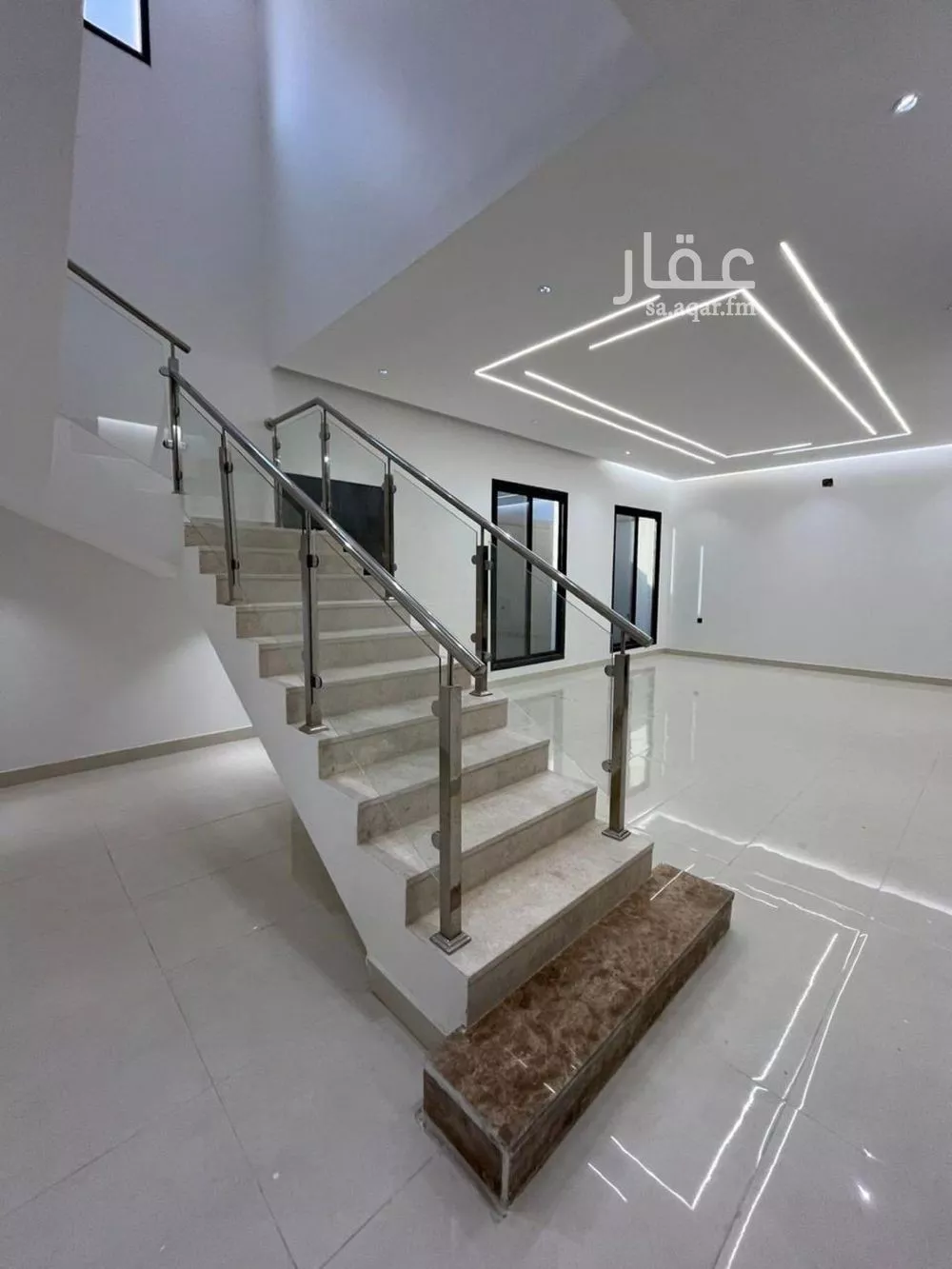 5 bedroom villa in Al Janadriyah 9
