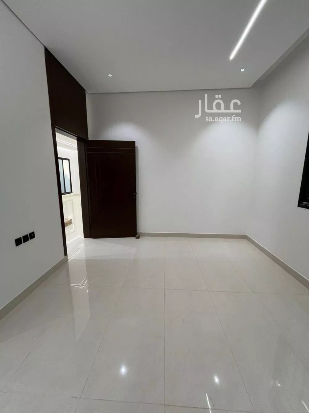 5 bedroom villa in Al Janadriyah 10