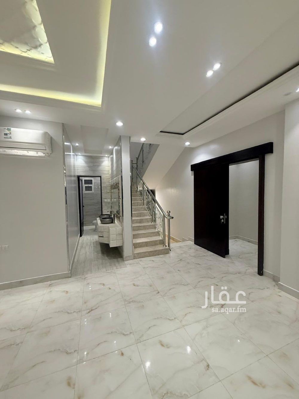 7 bedroom villa in Al Aridh, Riyadh 11