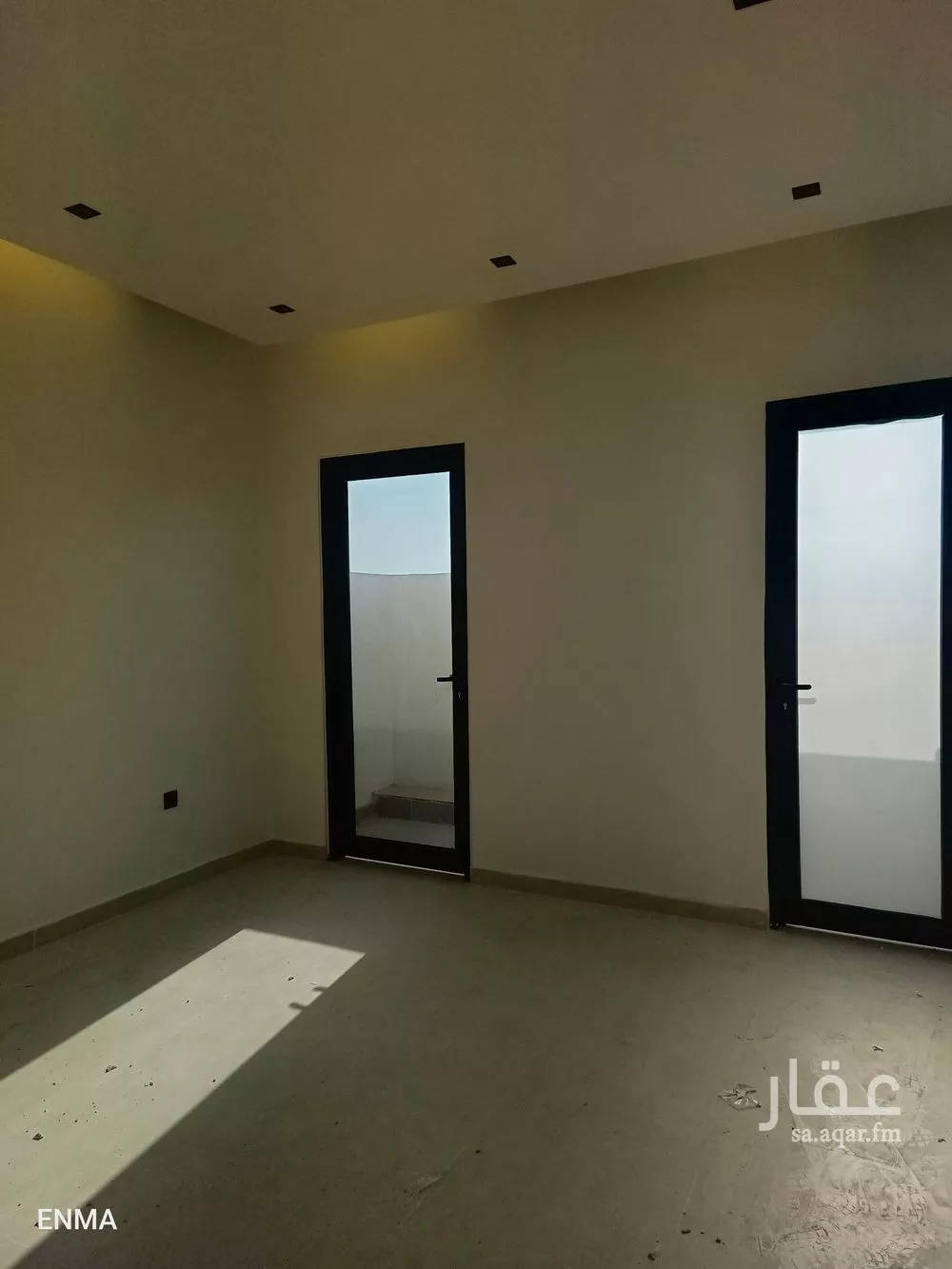 فيلا 5 غرف في الفاروق 20