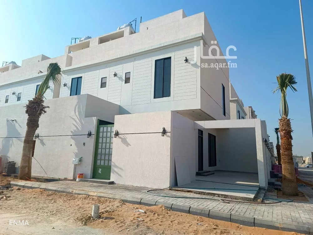 5 bedroom villa in Al Farouq 19