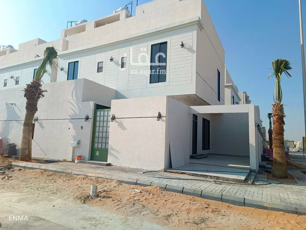 5 bedroom villa in Al Farouq 22