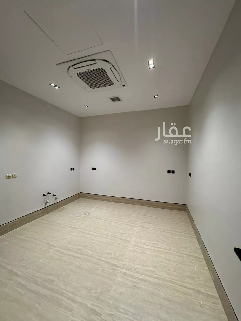 فيلا 3 غرف في العارض 3