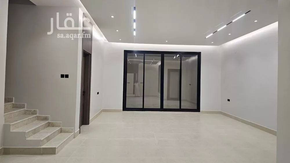 5 bedroom villa in Al Farouq 2