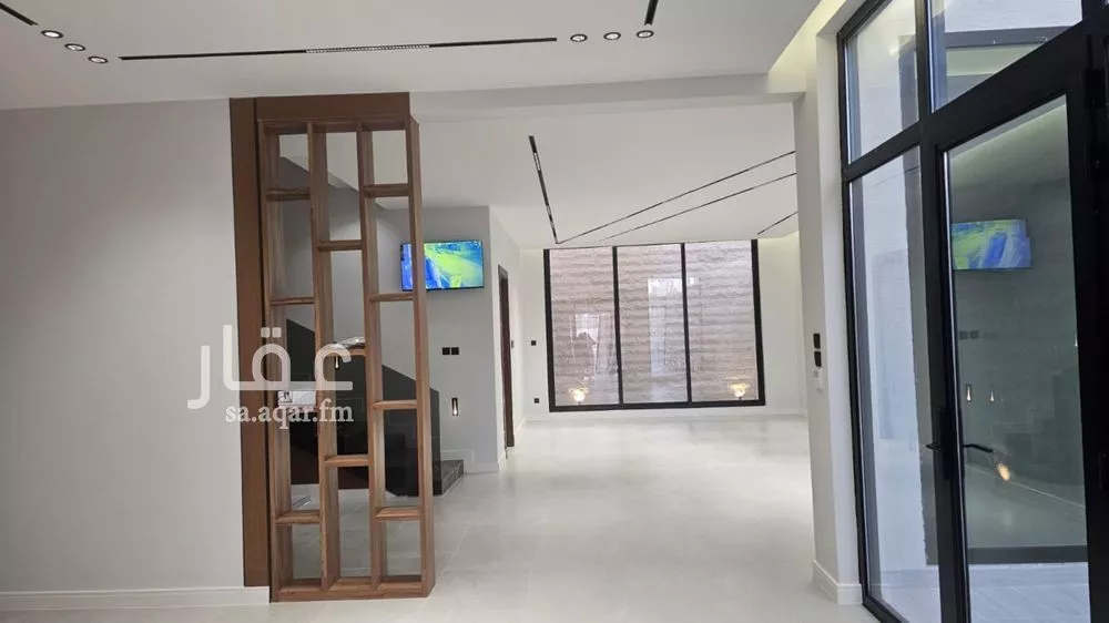 5 bedroom villa in Al Farouq 23