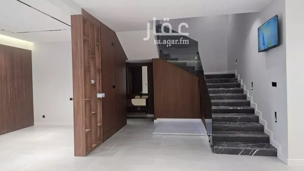 5 bedroom villa in Al Farouq 24