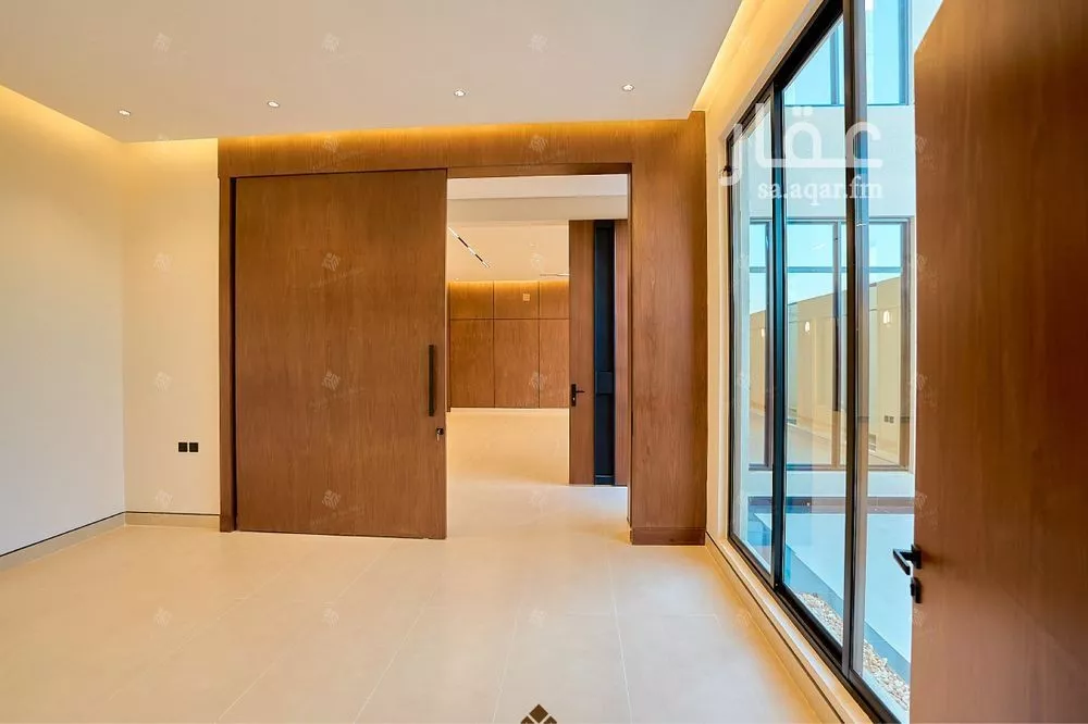 5 bedroom villa in Al Mahdiyyah 17