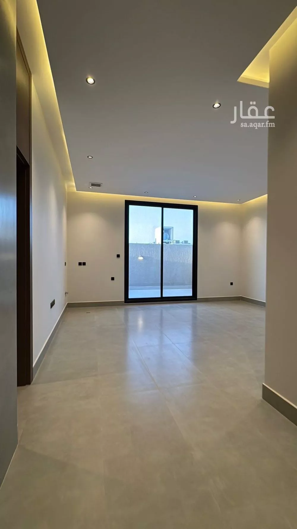 فيلا 4 غرف في العارض 21