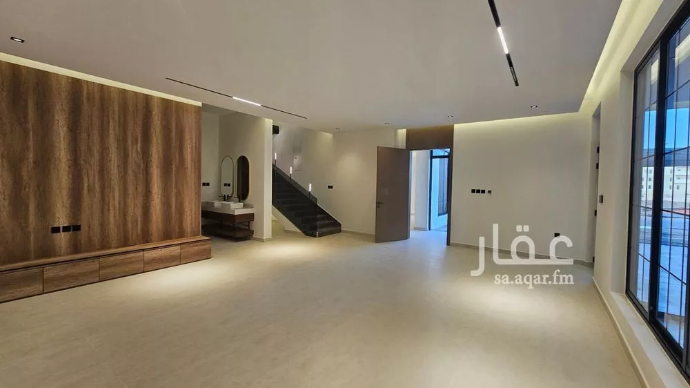 5 bedroom villa in Al Farouq 4