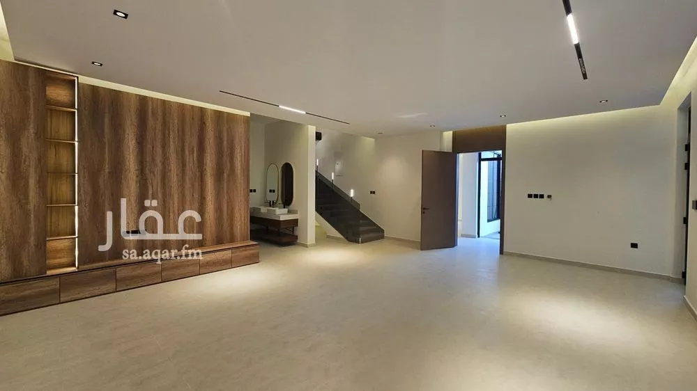 5 bedroom villa in Al Farouq 8