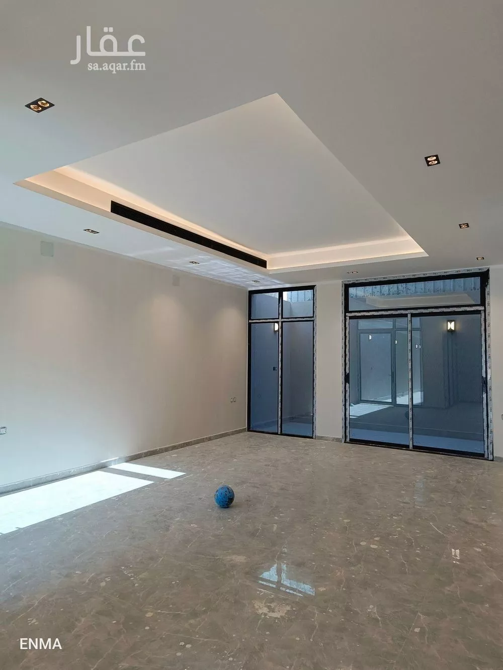 4 bedroom villa in Al Yarmouk 19