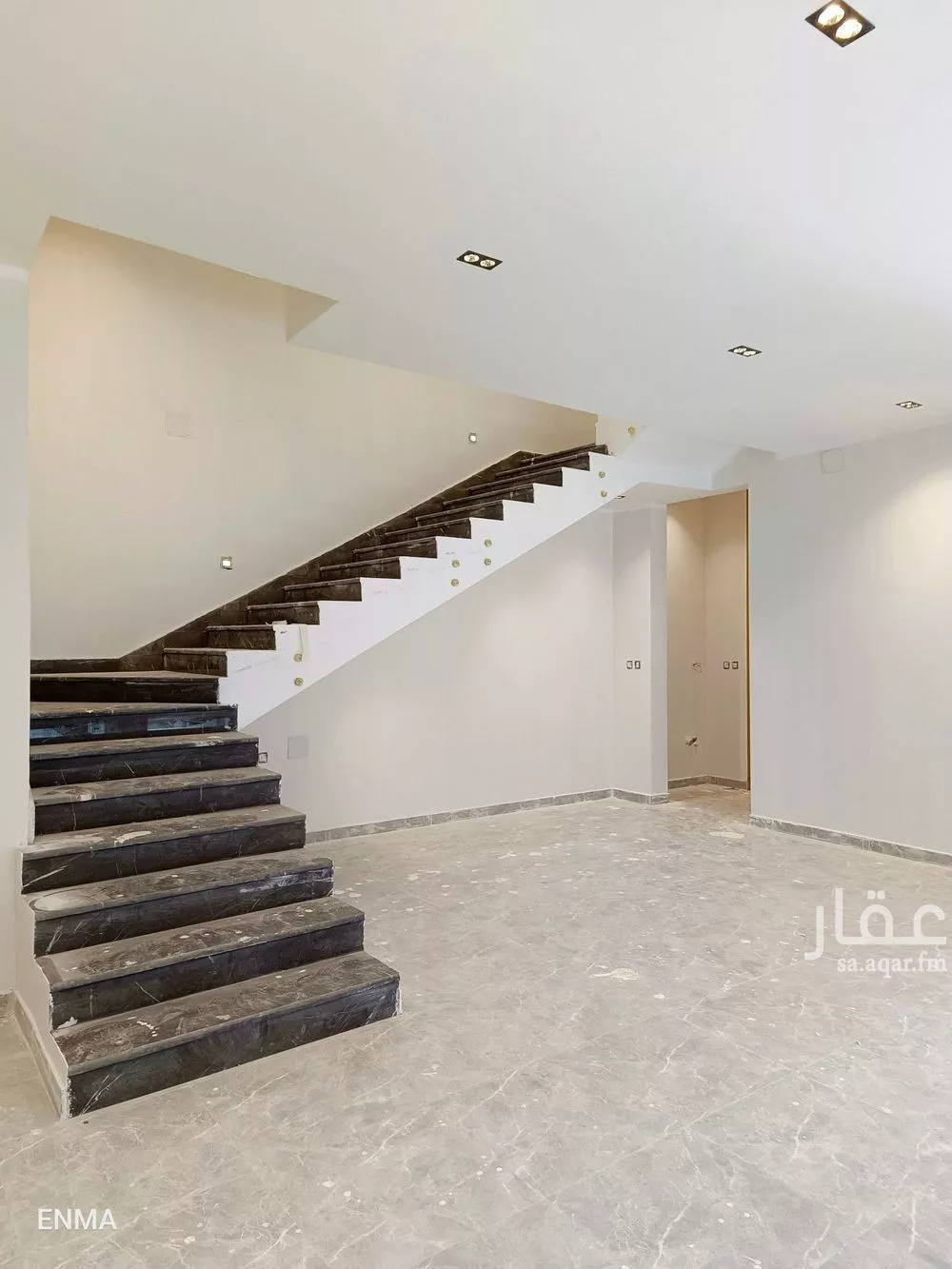 4 bedroom villa in Al Yarmouk 22