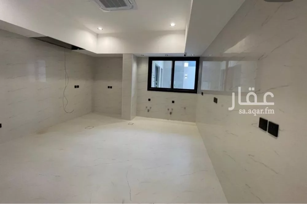 فيلا 5 غرف في العارض 8