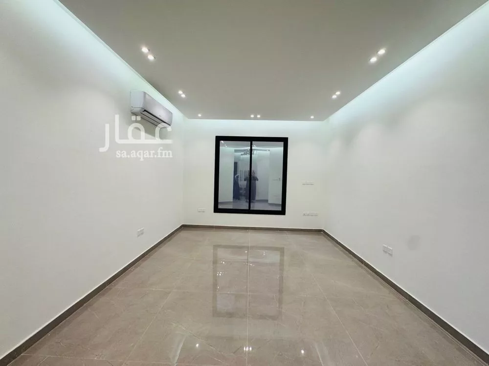 4 bedroom villa in Al Aridh 24