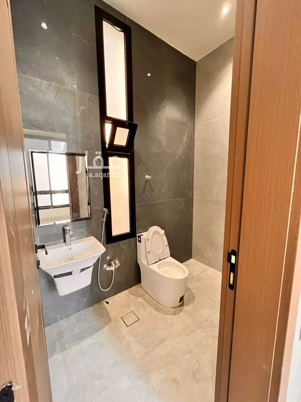 5 bedroom villa in Al Mahdiyyah 2