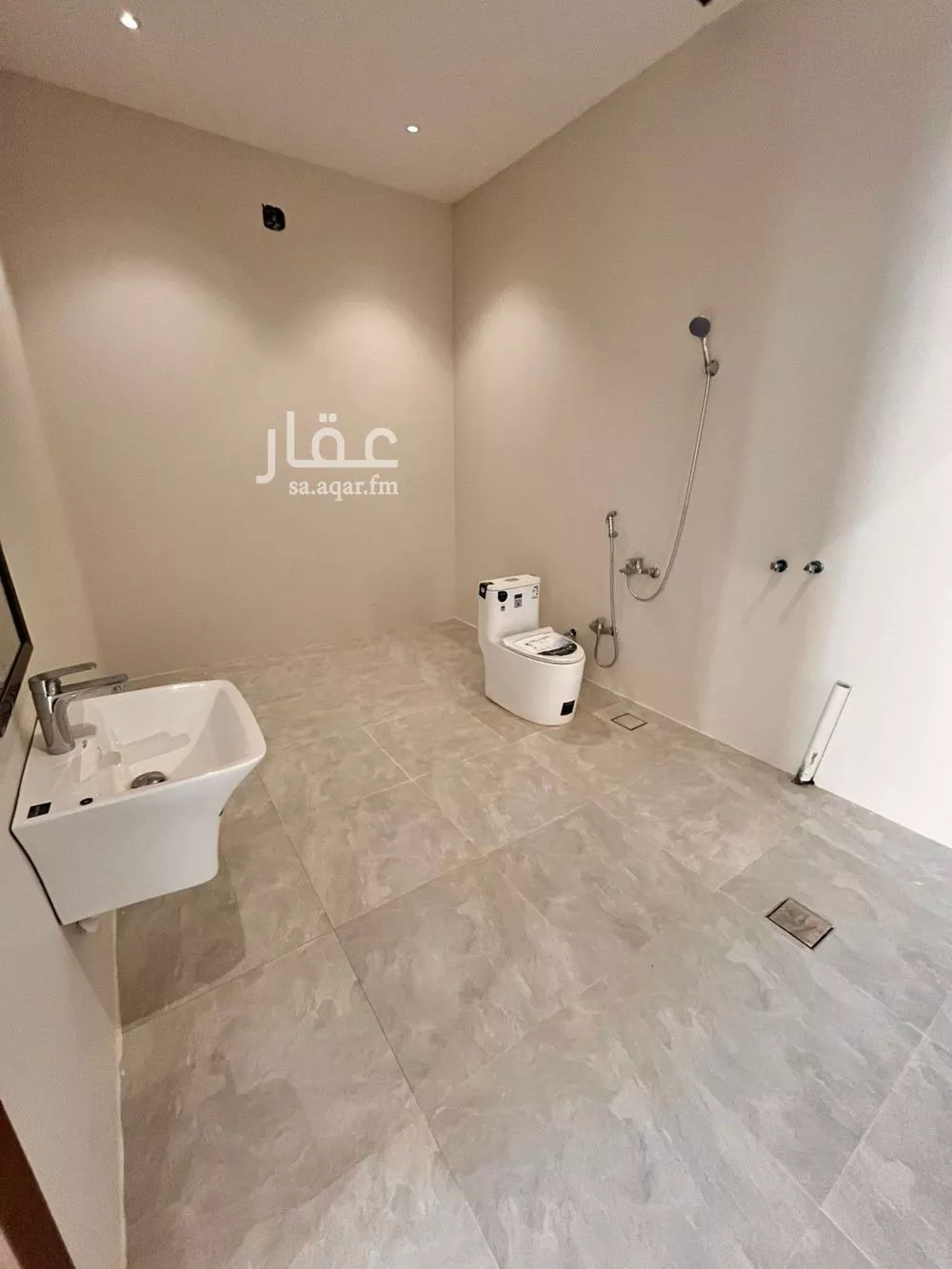 5 bedroom villa in Al Mahdiyyah 20