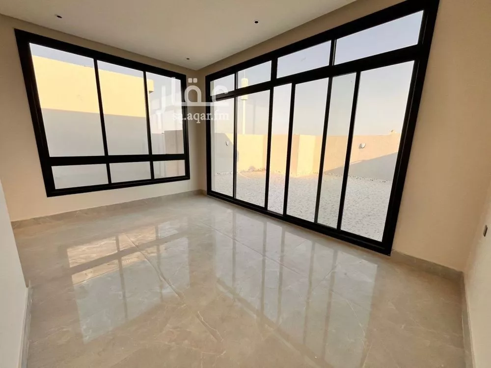 5 bedroom villa in Al Mahdiyyah 3