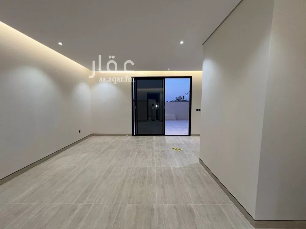 5 bedroom villa in Al Mahdiyyah 2