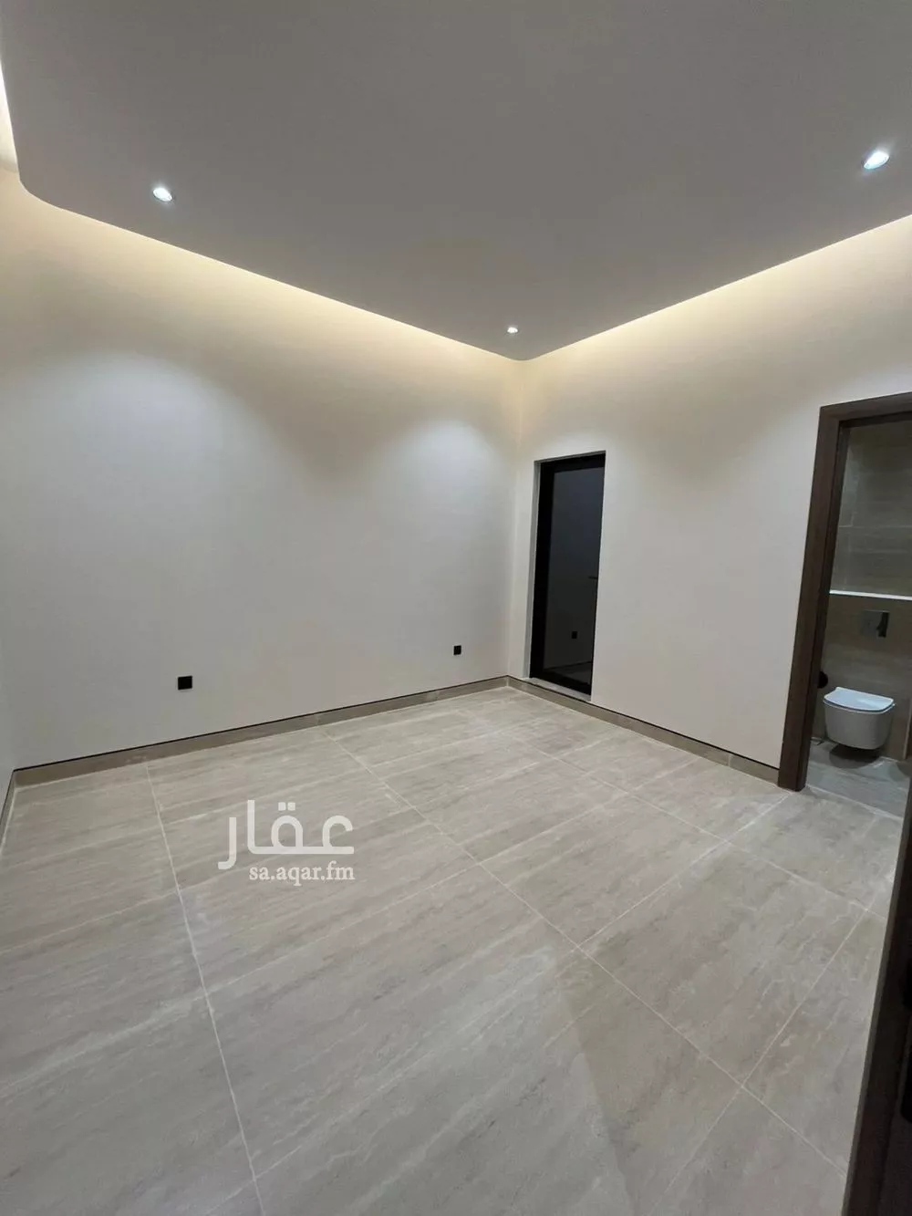 5 bedroom villa in Al Mahdiyyah 2