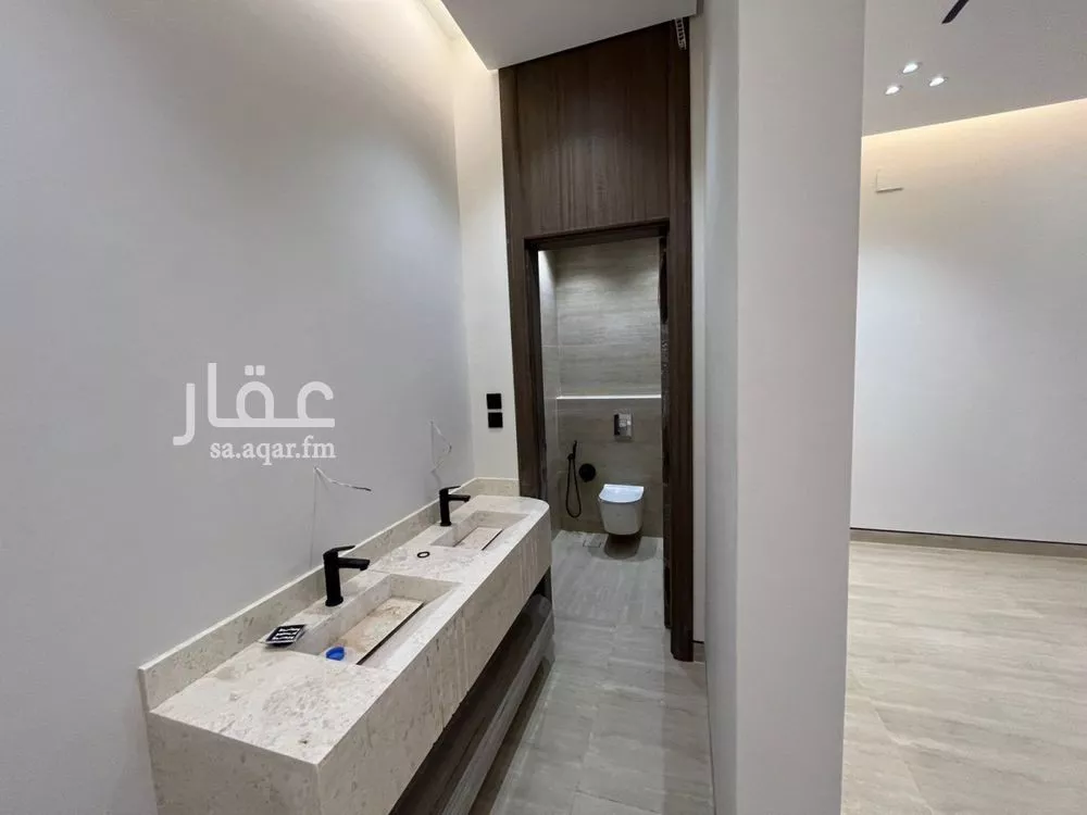 5 bedroom villa in Al Mahdiyyah 16