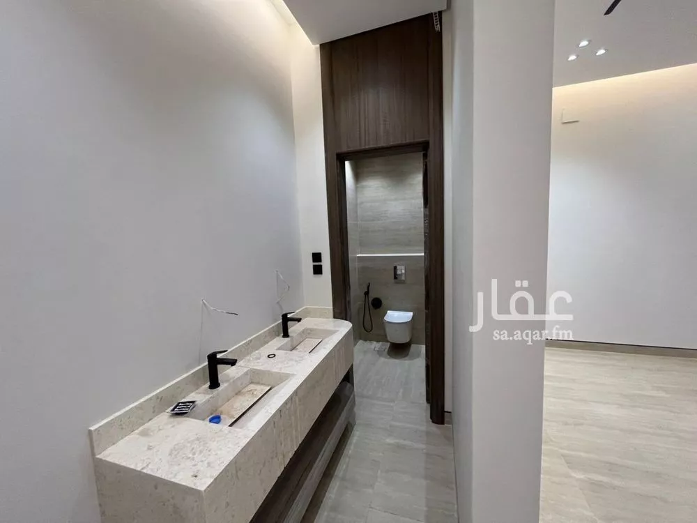 5 bedroom villa in Al Mahdiyyah 9
