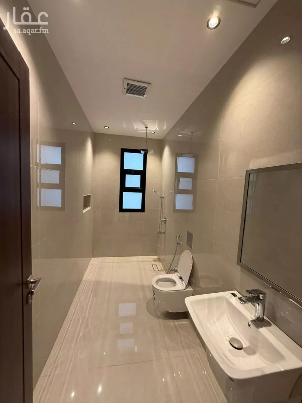 8 bedroom villa in Al Mahdiyyah 13