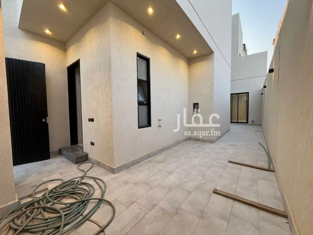4 bedroom villa in Al Mahdiyyah 4